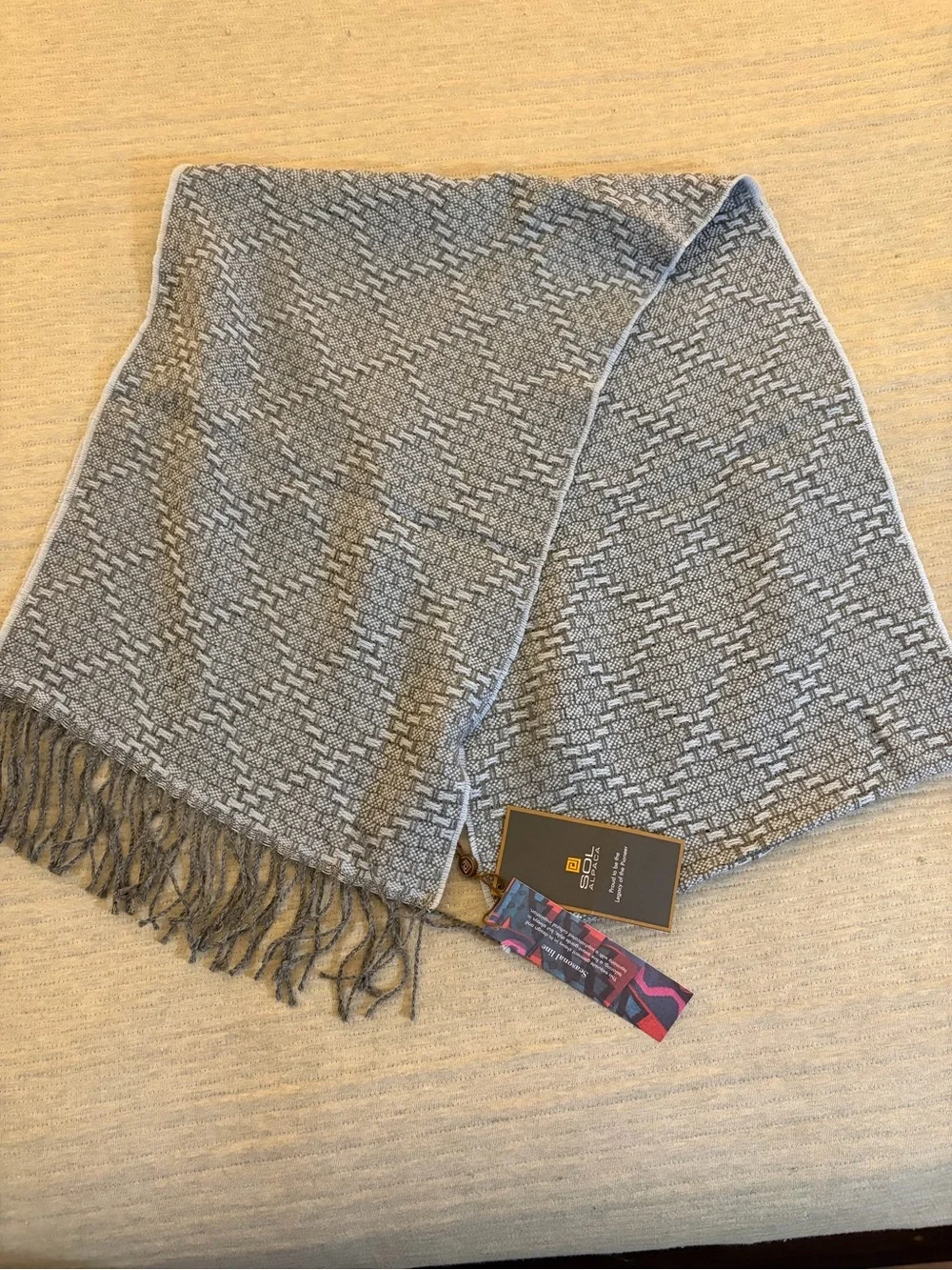 NWT Sol Alpaca 100% Baby Alpaca Gray Woven Fringe Scarf Made in Peru Luxury